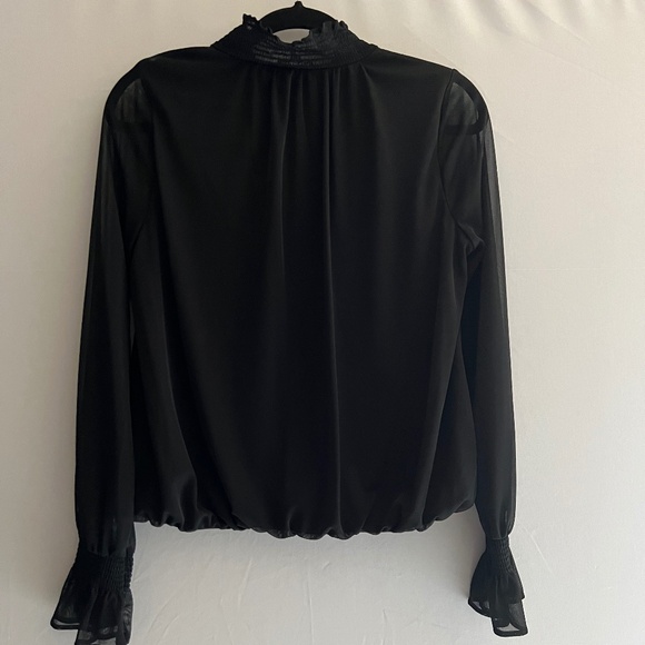 Womans Express Top - Picture 2 of 4